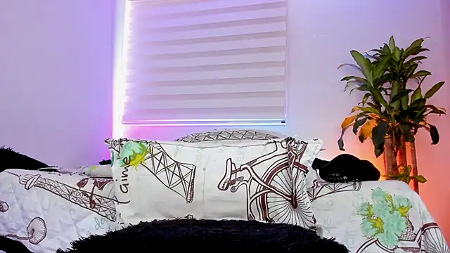 aldrinwhite online show from October 2025 05:57:02 PM