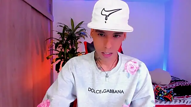 aldrinwhite online show from April 2026 09:39:33 PM