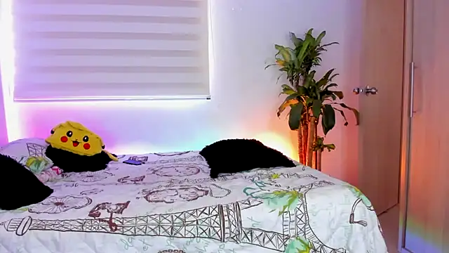 aldrinwhite online show from September 2025 06:35:02 PM