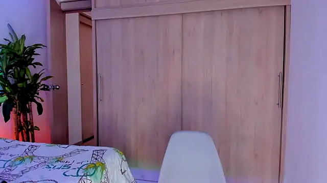 aldrinwhite online show from November 2025 05:17:02 PM