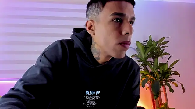 aldrinwhite online show from October 2025 06:19:02 PM