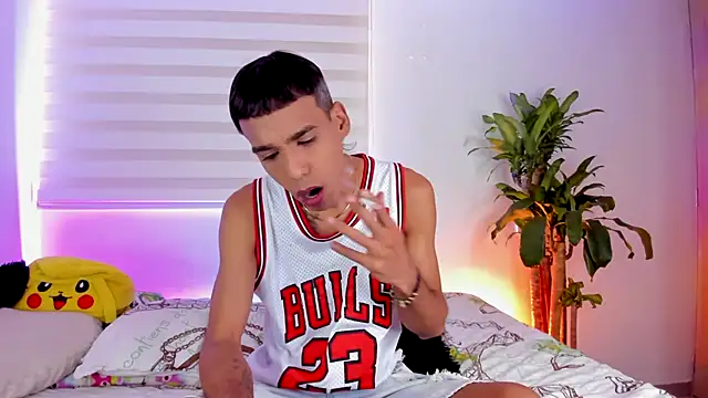 aldrinwhite online show from September 2025 06:36:02 PM