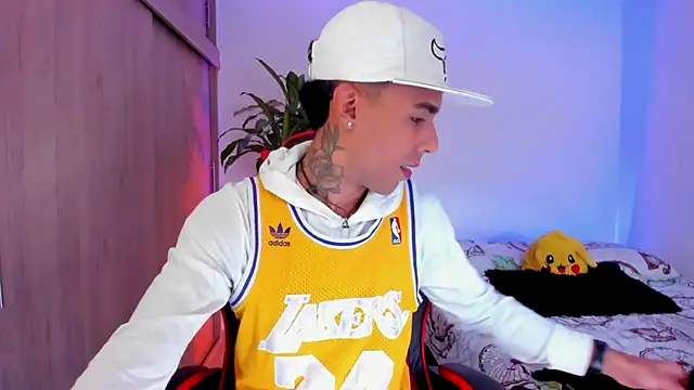 aldrinwhite online show from March 2026 06:22:01 PM