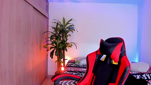 aldrinwhite online show from April 2026 06:11:01 PM