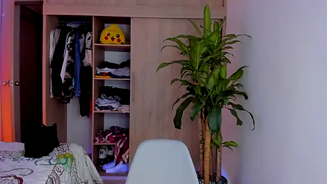 aldrinwhite online show from November 2025 08:56:02 PM