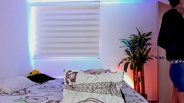 aldrinwhite online show from October 2025 04:49:02 PM