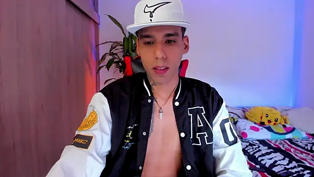 aldrinwhite online show from April 2026 06:58:02 PM