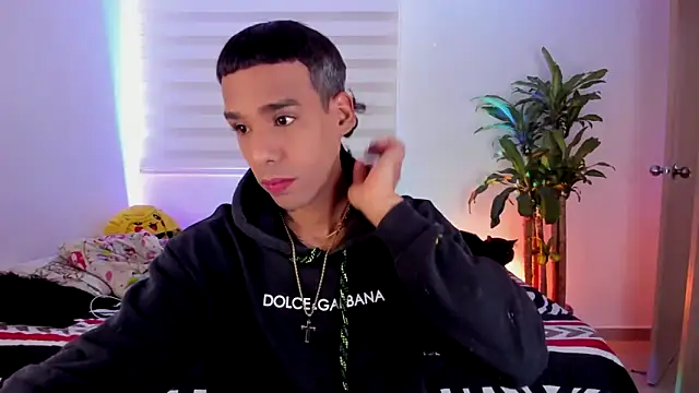 aldrinwhite online show from October 2025 03:55:01 PM