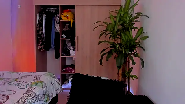 aldrinwhite online show from December 2025 02:55:01 PM