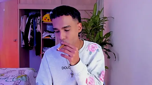 aldrinwhite online show from November 2025 07:29:02 PM