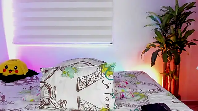 aldrinwhite online show from October 2025 06:05:01 PM