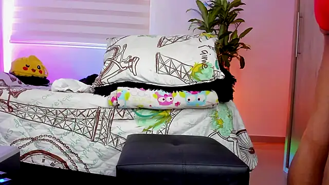 aldrinwhite online show from October 2025 06:42:02 PM