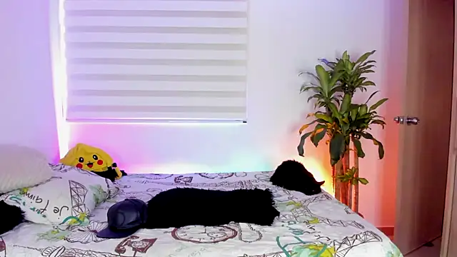 aldrinwhite online show from October 2025 06:31:02 PM