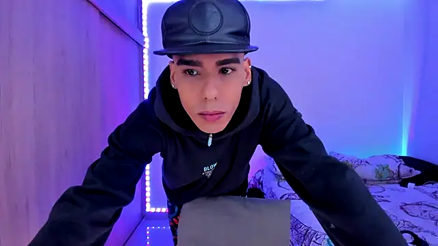 aldrinwhite online show from January 2026 06:01:01 PM