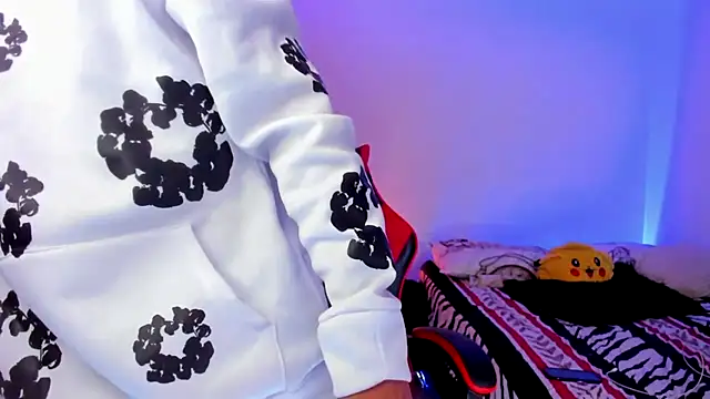 aldrinwhite online show from February 2026 05:25:01 PM