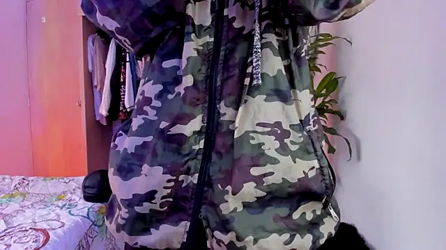 aldrinwhite online show from December 2025 04:50:02 PM