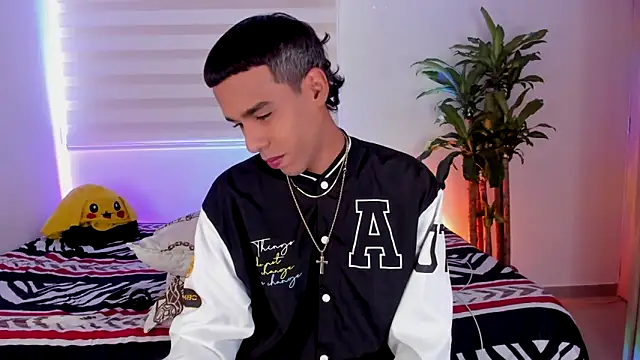 aldrinwhite online show from October 2025 06:05:01 PM