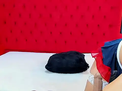 KateTompson  online show from May 2026 08:38:02 PM