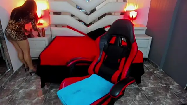 Snapshot of KateTompson_ chatting on November 2025 08:42:02 PM KateTompson online show from November 2025 08:42:02 PM