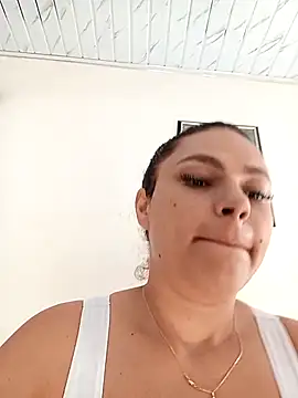 Mommy-Hot online show from February 2026 01:00:01 PM