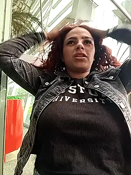 Mommy-Hot online show from December 2025 02:42:02 PM