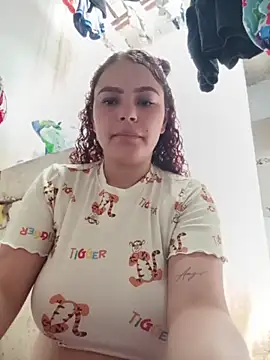 Mommy-Hot online show from May 2026 04:15:02 PM