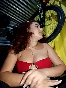 Mommy-Hot online show from December 2025 01:41:02 AM