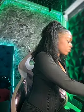 Melany Williams online show from November 2025 01:27:02 PM