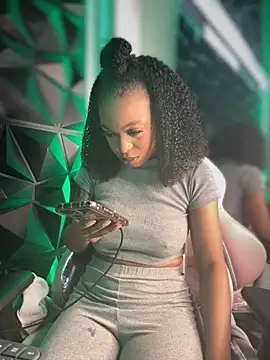 Melany Williams online show from November 2025 01:28:01 PM