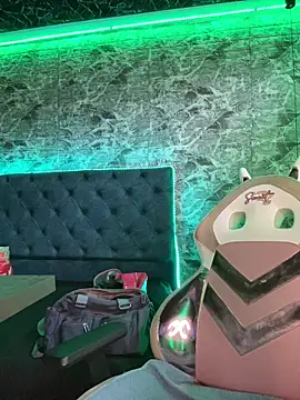 Melany Williams online show from October 2025 01:11:01 PM