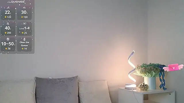 chloi hes online show from October 2025 10:25:01 AM