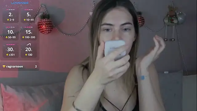 chloi hes online show from December 2024 09:50:01 AM