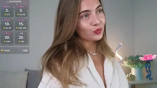 chloi hes online show from November 2025 09:58:02 AM