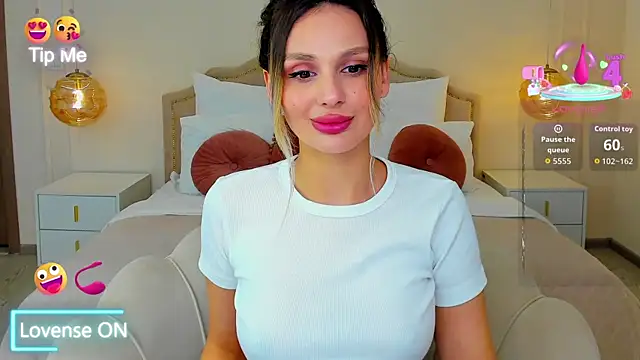 MissLoou online show from April 2026 05:03:01 AM