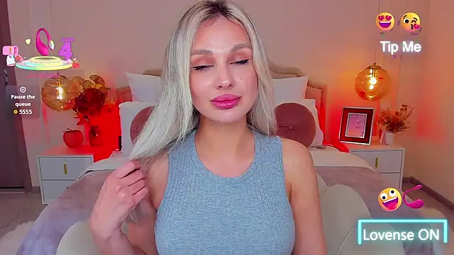 MissLoou online show from May 2026 05:11:01 AM