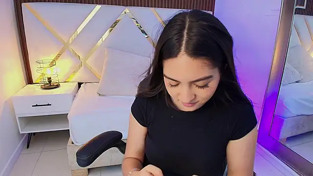 Emelie Ch1 online show from March 2026 04:18:02 AM