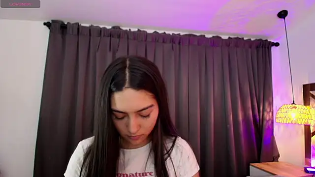 Emelie Ch1 online show from May 2026 09:12:01 AM