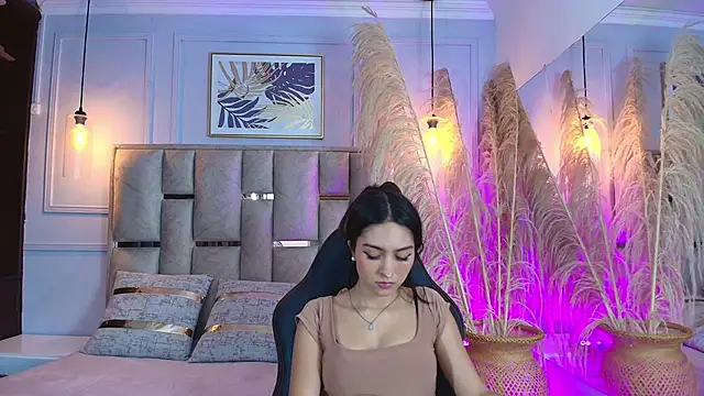 Snapshot of Emelie_Ch1 chatting on March 2025 05:24:02 AM Emelie Ch1 online show from March 2025 05:24:02 AM