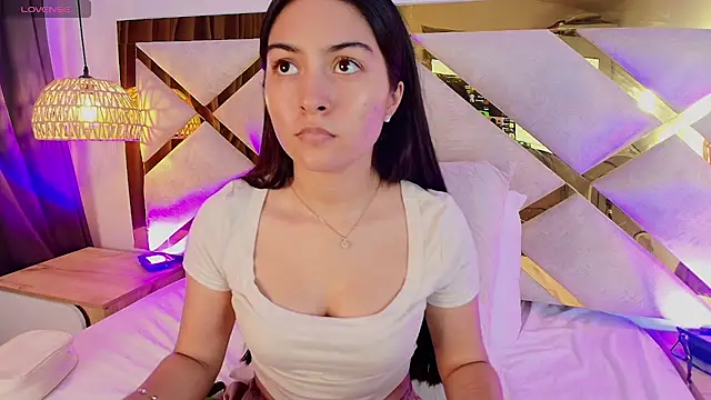 Emelie Ch1 online show from April 2026 07:15:01 AM