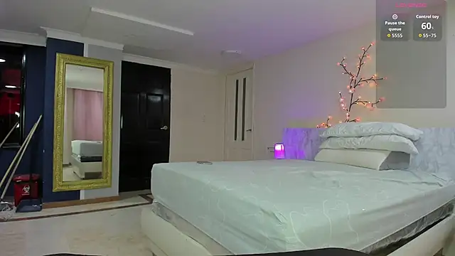 Snapshot of charolbruce_1 chatting on October 2025 11:31:02 AM charolbruce 1 online show from October 2025 11:31:02 AM