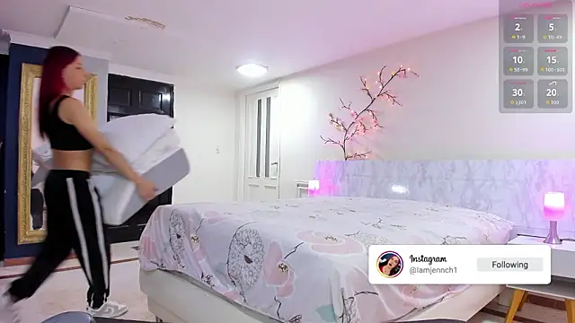 charolbruce 1 online show from March 2026 11:52:02 AM