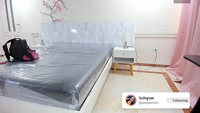 charolbruce 1 online show from May 2026 11:57:01 AM