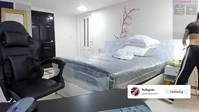 charolbruce 1 online show from March 2026 11:59:01 AM