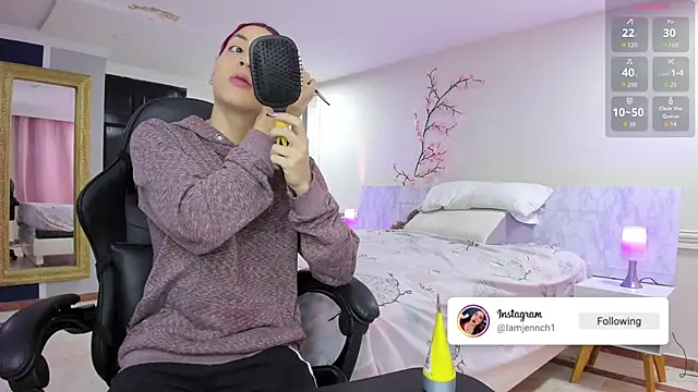 charolbruce 1 online show from January 2026 11:47:01 AM