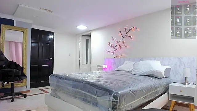 charolbruce 1 online show from March 2026 12:08:01 PM