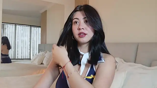 Zoe Benson online show from October 2025 01:55:02 PM