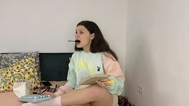 MadameDeFeu online show from March 2026 03:19:02 PM