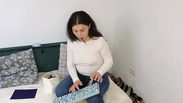 MadameDeFeu online show from March 2026 06:50:02 AM