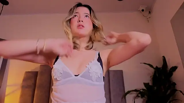 gabriela  gomez online show from November 2025 12:47:02 AM