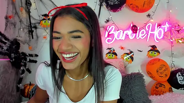 BarbieHotLaura online show from October 2025 03:44:02 PM